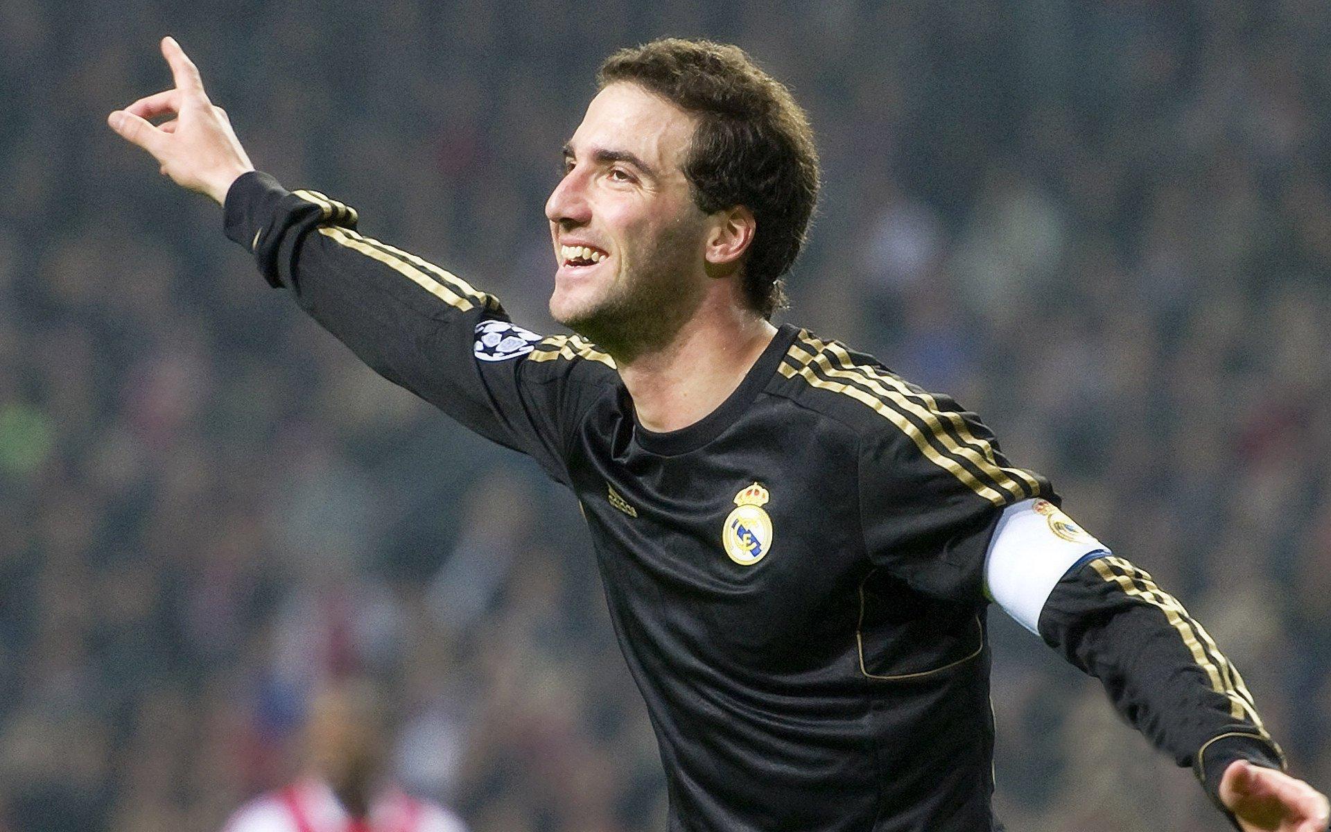 遭绿军小将两度大帽 浓眉，以为他会吃我的假动作