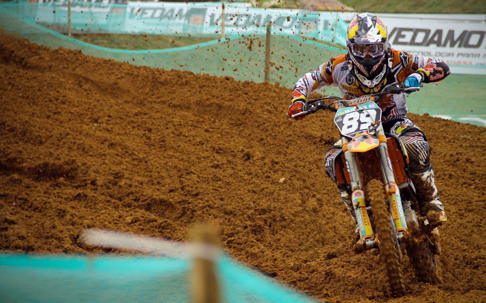 篮网新帅首秀惊险过关,更衣室盛赞过渡顺利展现凝聚力