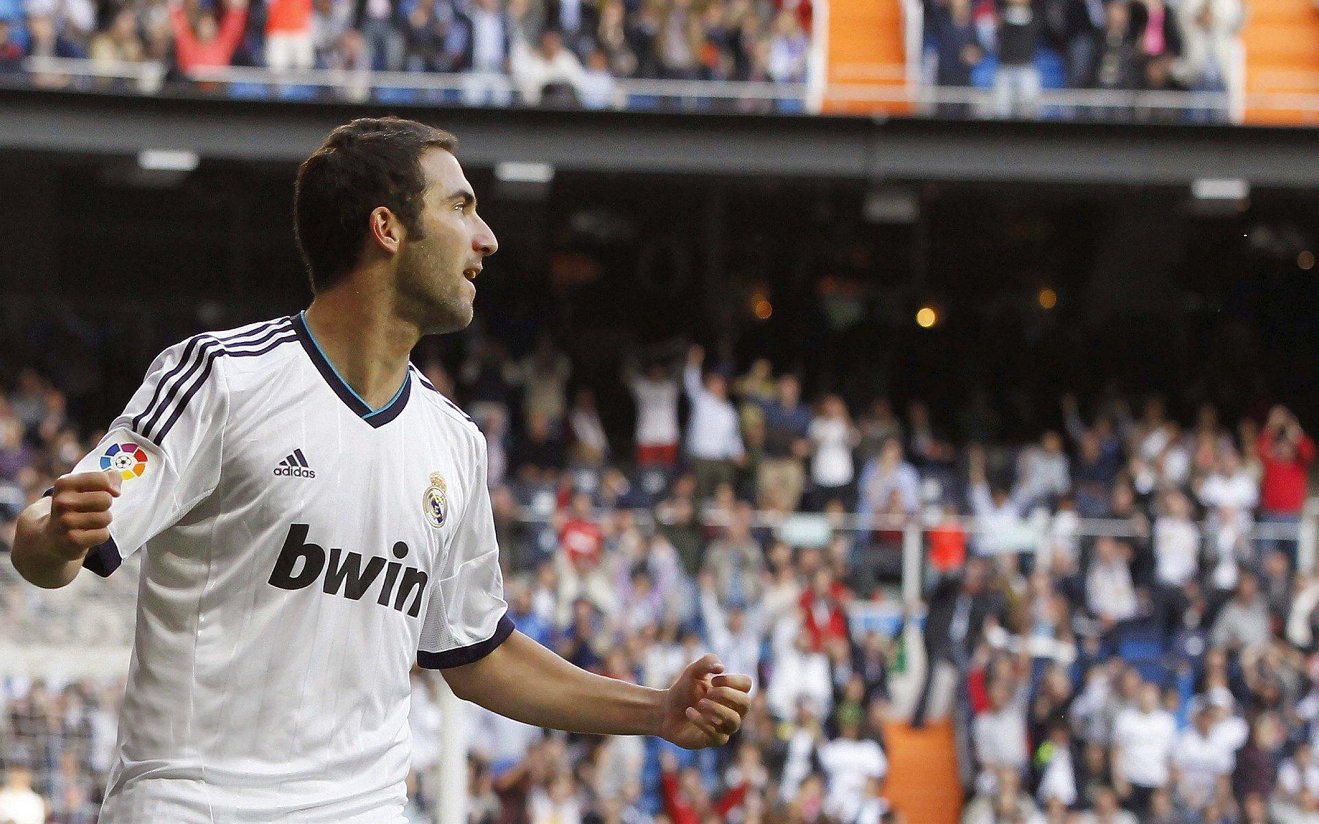 篮球新星命运分岔路，坎宁安登顶模拟选秀，萨格斯意外滑落第四引爆联盟震荡