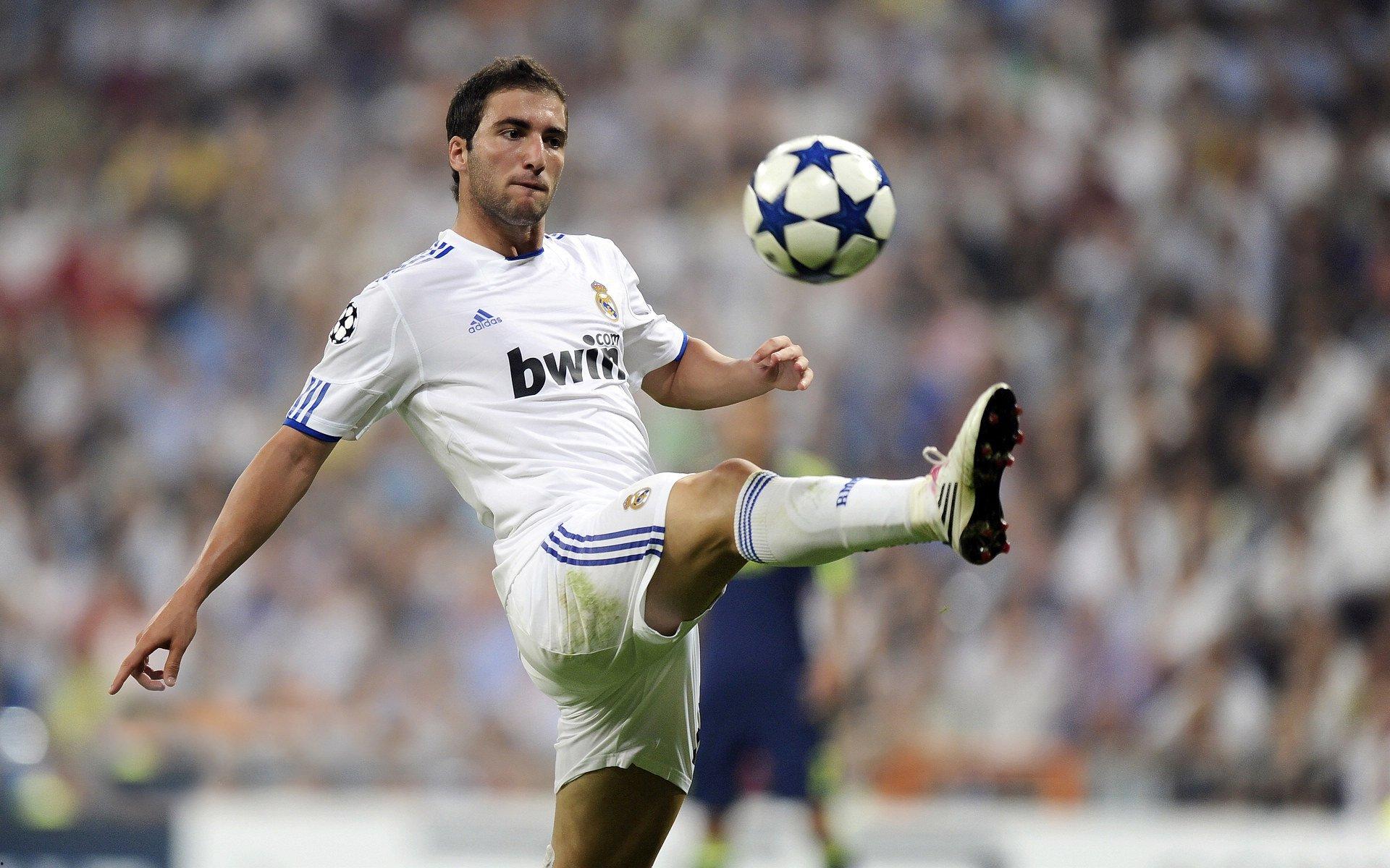 巴萨首份报价遭拒，开罗国民坚定守护新星哈姆扎